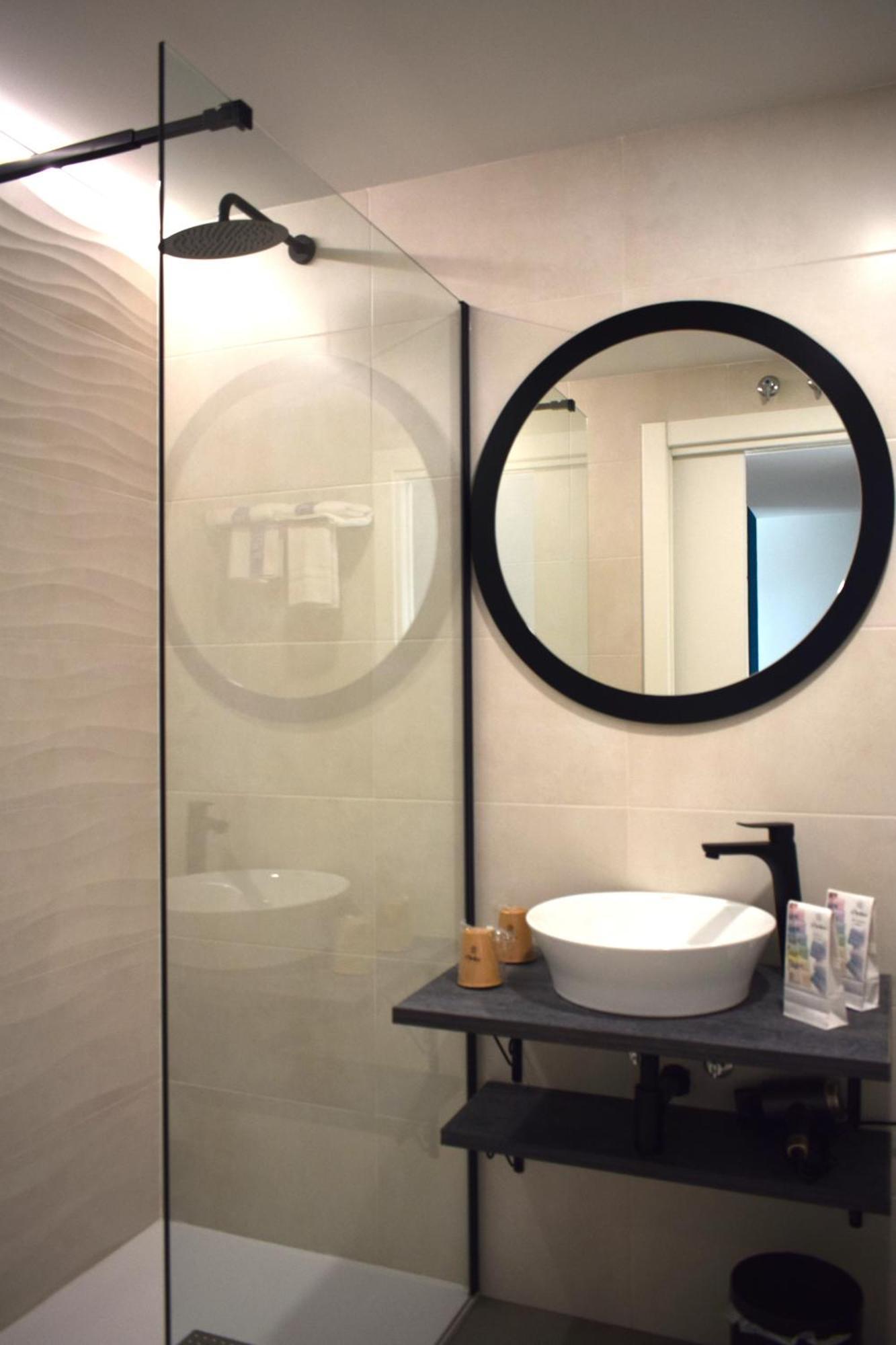 La Guardia Hotel Pachico מראה חיצוני תמונה